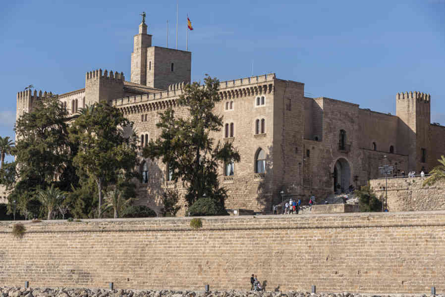 Mallorca - Palma 029 - palacio real de la Almudaina.jpg